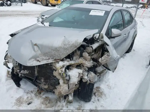 5YFBURHE6GP384514 2016 TOYOTA COROLLA - Image 2