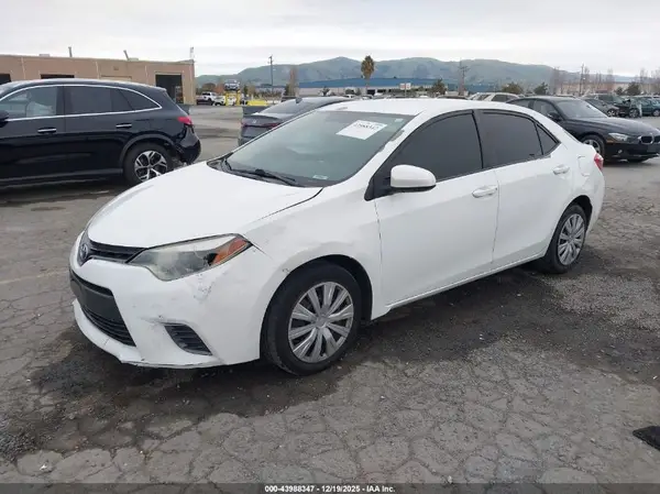 5YFBURHE6GP386781 2016 TOYOTA COROLLA - Image 2