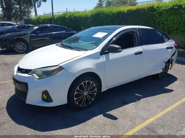 5YFBURHE6GP390183 2016 TOYOTA COROLLA - Image 2