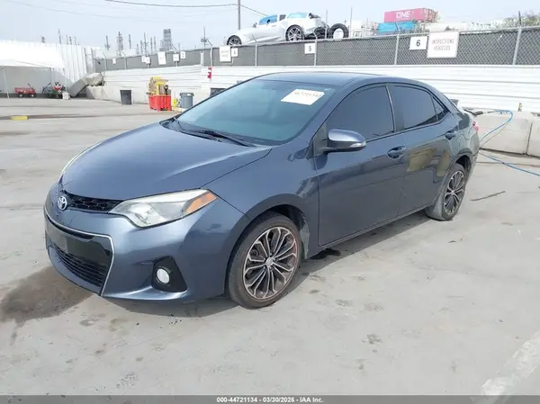 5YFBURHE6GP392564 2016 TOYOTA COROLLA - Image 2