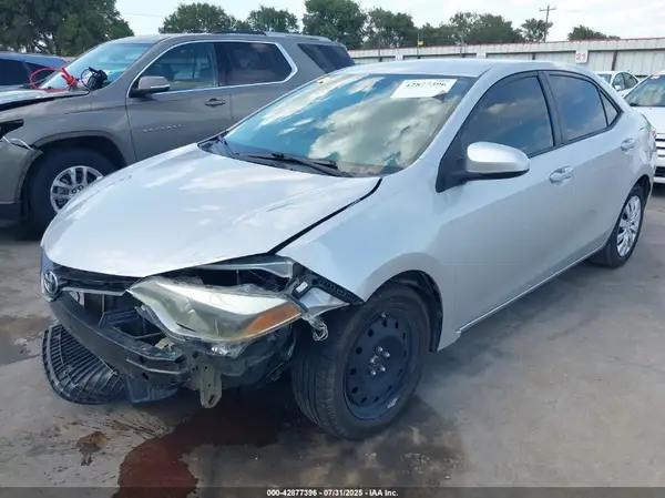 5YFBURHE6GP400047 2016 TOYOTA COROLLA - Image 2