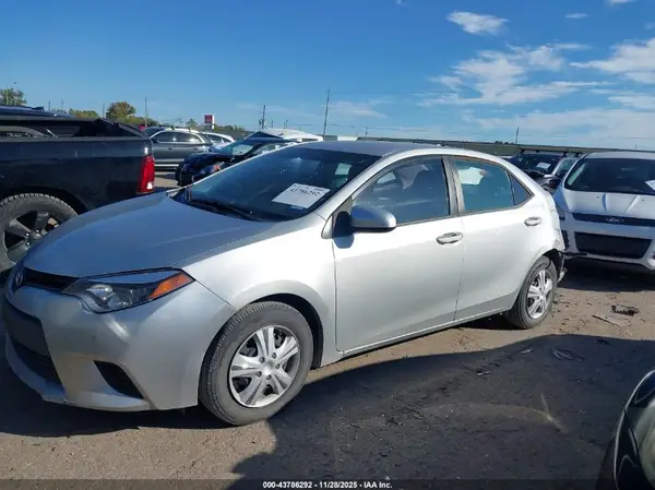 5YFBURHE6GP401666 2016 TOYOTA COROLLA - Image 2