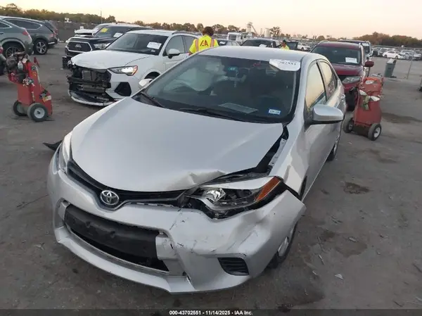 5YFBURHE6GP409041 2016 TOYOTA COROLLA - Image 2