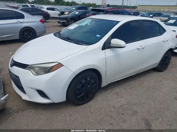 5YFBURHE6GP411727 2016 TOYOTA COROLLA - Image 2