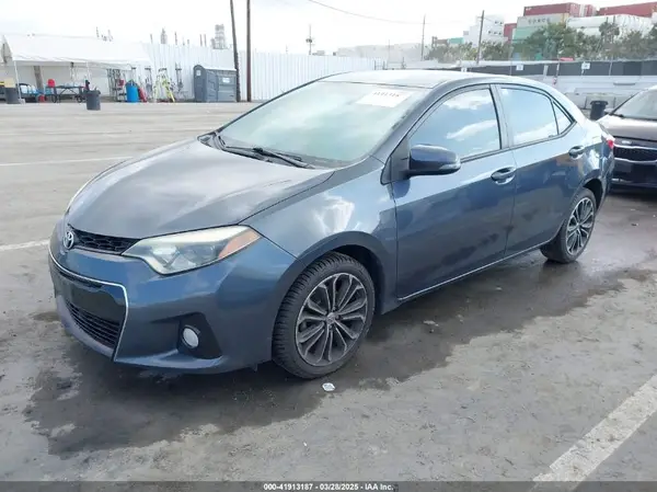 5YFBURHE6GP412005 2016 TOYOTA COROLLA - Image 2