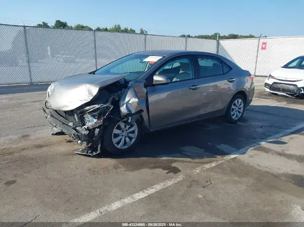 5YFBURHE6GP419777 2016 TOYOTA COROLLA - Image 2