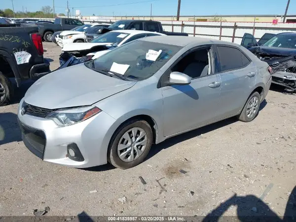 5YFBURHE6GP433825 2016 TOYOTA COROLLA - Image 2