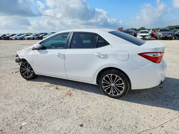 5YFBURHE6GP460877 2016 TOYOTA COROLLA - Image 2