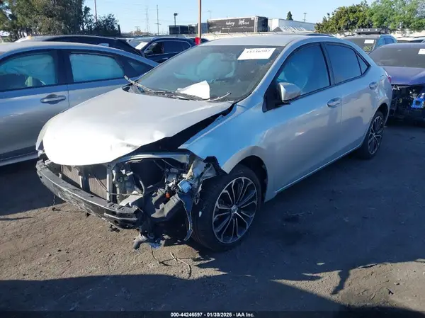 5YFBURHE6GP471930 2016 TOYOTA COROLLA - Image 2