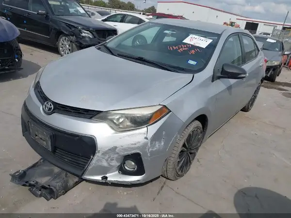 5YFBURHE6GP472768 2016 TOYOTA COROLLA - Image 2