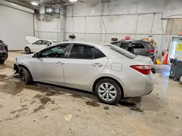 5YFBURHE6GP496441 2016 TOYOTA COROLLA - Image 2