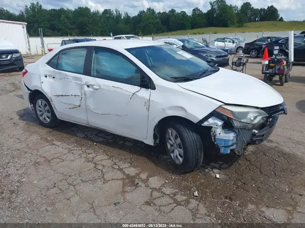 5YFBURHE6GP501153 2016 TOYOTA COROLLA - Image 1