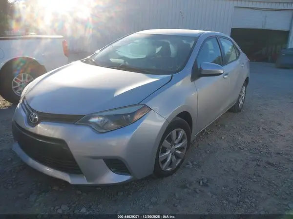 5YFBURHE6GP504439 2016 TOYOTA COROLLA - Image 2