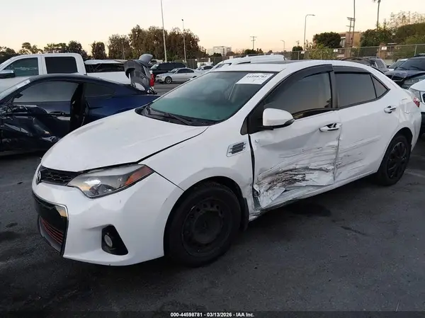 5YFBURHE6GP520608 2016 TOYOTA COROLLA - Image 2