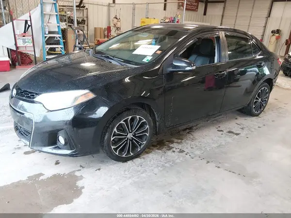 5YFBURHE6GP520933 2016 TOYOTA COROLLA - Image 2