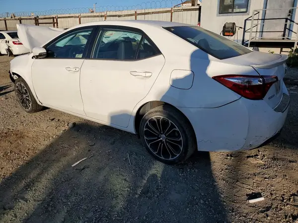 5YFBURHE6GP557870 2016 TOYOTA COROLLA - Image 2