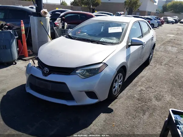 5YFBURHE6GP567881 2016 TOYOTA COROLLA - Image 2