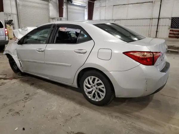 5YFBURHE6HP570930 2017 TOYOTA COROLLA - Image 2