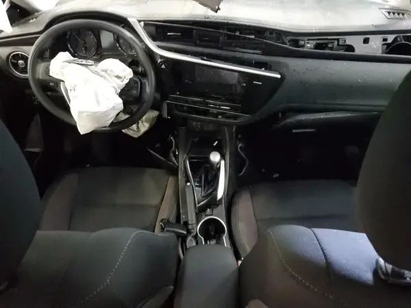 5YFBURHE6HP570930 2017 TOYOTA COROLLA - Image 8