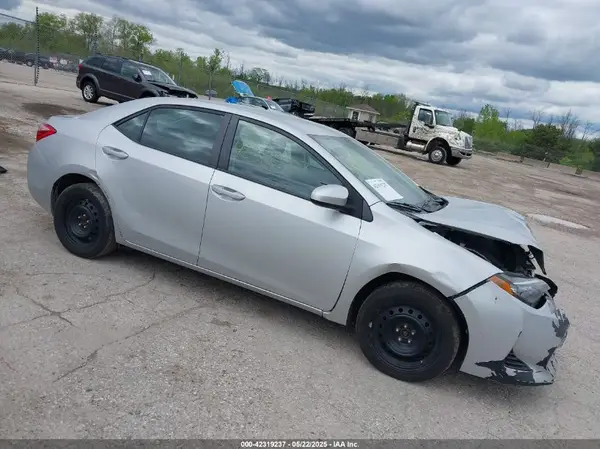 5YFBURHE6HP571074 2017 TOYOTA COROLLA - Image 1