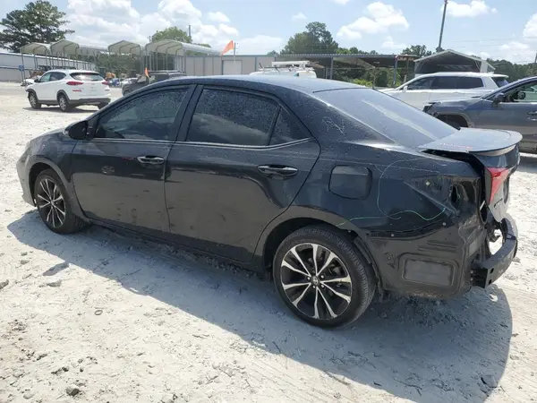 5YFBURHE6HP572953 2017 TOYOTA COROLLA - Image 2