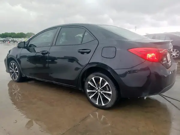 5YFBURHE6HP574279 2017 TOYOTA COROLLA - Image 2