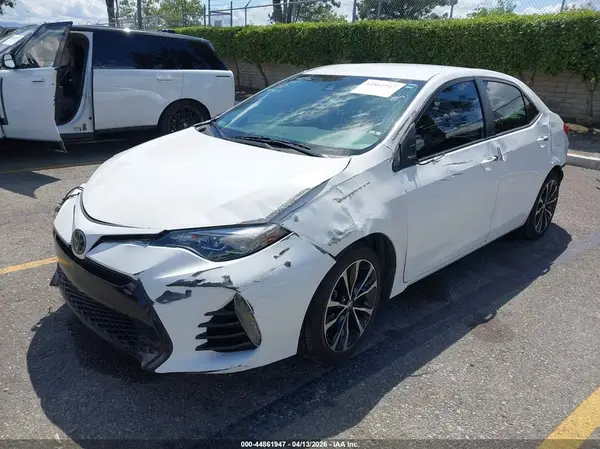5YFBURHE6HP574394 2017 TOYOTA COROLLA - Image 2