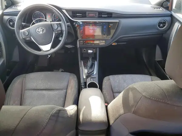 5YFBURHE6HP574895 2017 TOYOTA COROLLA - Image 8