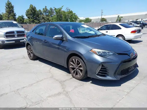 5YFBURHE6HP575352 2017 TOYOTA COROLLA - Image 1