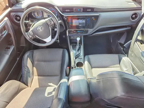 5YFBURHE6HP575576 2017 TOYOTA COROLLA - Image 8