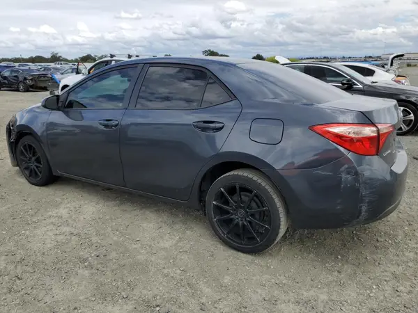 5YFBURHE6HP576758 2017 TOYOTA COROLLA - Image 2