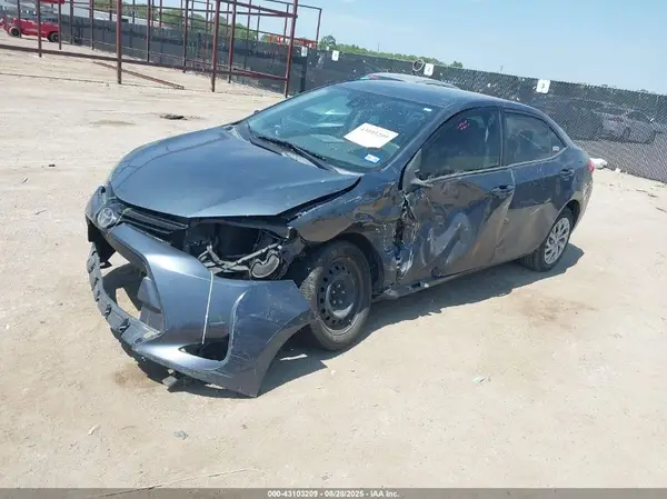 5YFBURHE6HP578025 2017 TOYOTA COROLLA - Image 2