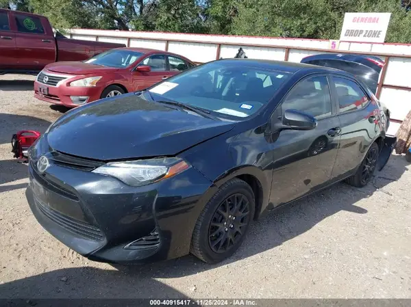5YFBURHE6HP578574 2017 TOYOTA COROLLA - Image 2