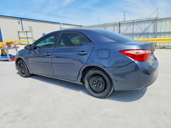 5YFBURHE6HP578817 2017 TOYOTA COROLLA - Image 2