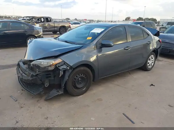 5YFBURHE6HP579725 2017 TOYOTA COROLLA - Image 2