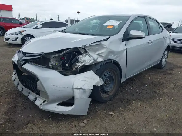 5YFBURHE6HP581314 2017 TOYOTA COROLLA - Image 2