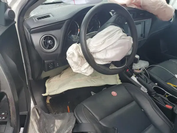 5YFBURHE6HP581328 2017 TOYOTA COROLLA - Image 8