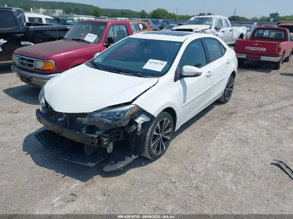 5YFBURHE6HP582771 2017 TOYOTA COROLLA - Image 2