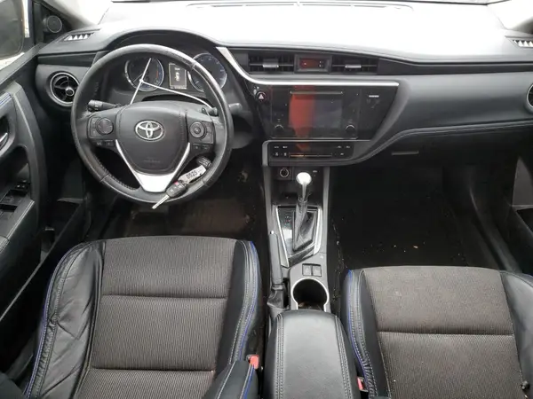 5YFBURHE6HP582883 2017 TOYOTA COROLLA - Image 8
