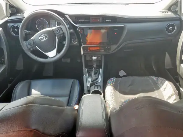 5YFBURHE6HP583922 2017 TOYOTA COROLLA - Image 8
