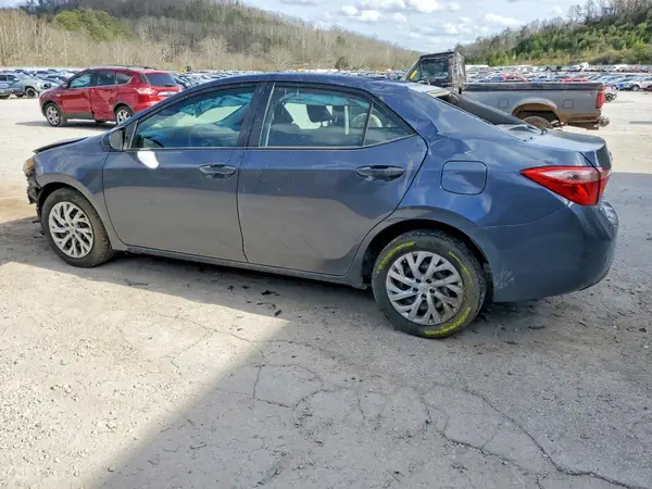 5YFBURHE6HP585461 2017 TOYOTA COROLLA - Image 2