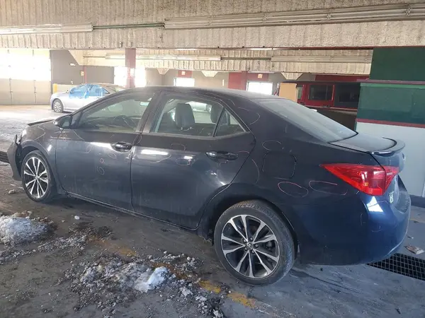 5YFBURHE6HP588196 2017 TOYOTA COROLLA - Image 2