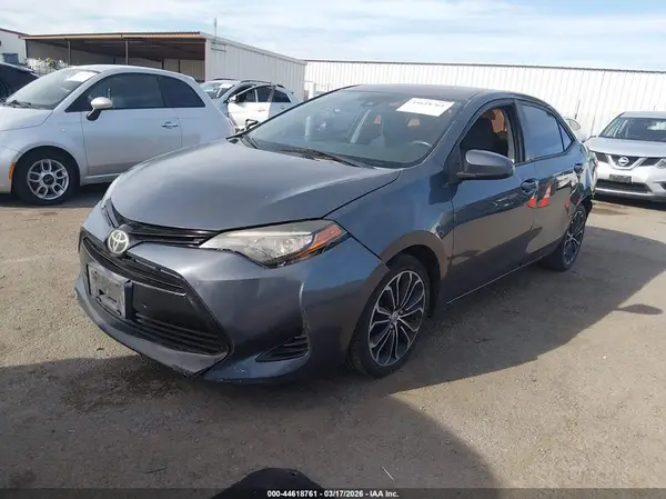 5YFBURHE6HP588411 2017 TOYOTA COROLLA - Image 2