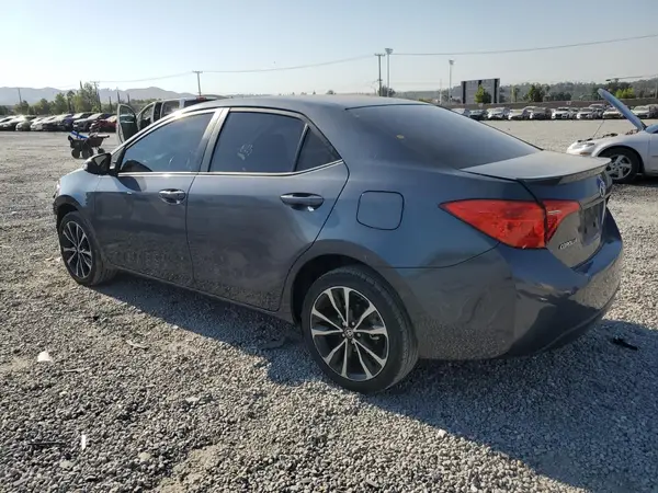 5YFBURHE6HP589641 2017 TOYOTA COROLLA - Image 2
