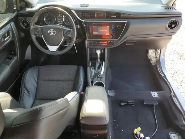 5YFBURHE6HP589641 2017 TOYOTA COROLLA - Image 8