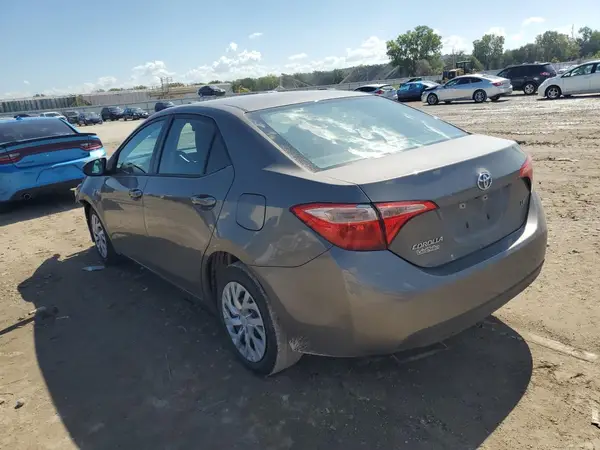 5YFBURHE6HP589932 2017 TOYOTA COROLLA - Image 2