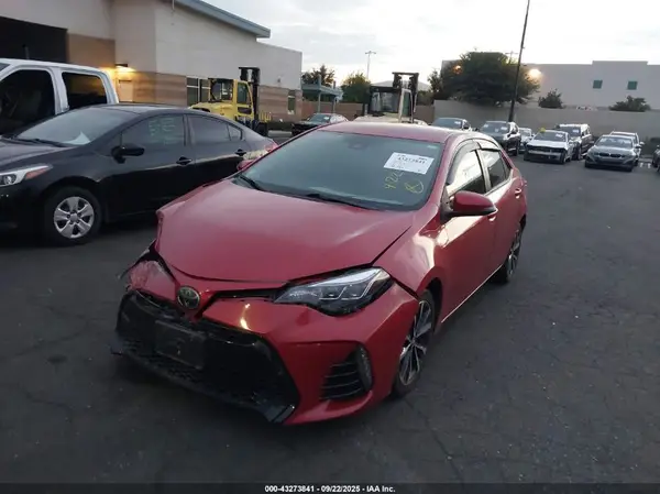 5YFBURHE6HP596203 2017 TOYOTA COROLLA - Image 2