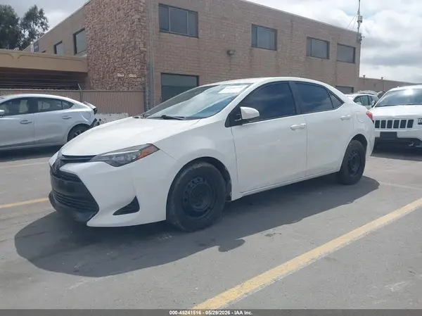 5YFBURHE6HP596427 2017 TOYOTA COROLLA - Image 2