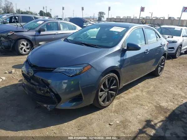 5YFBURHE6HP599523 2017 TOYOTA COROLLA - Image 2