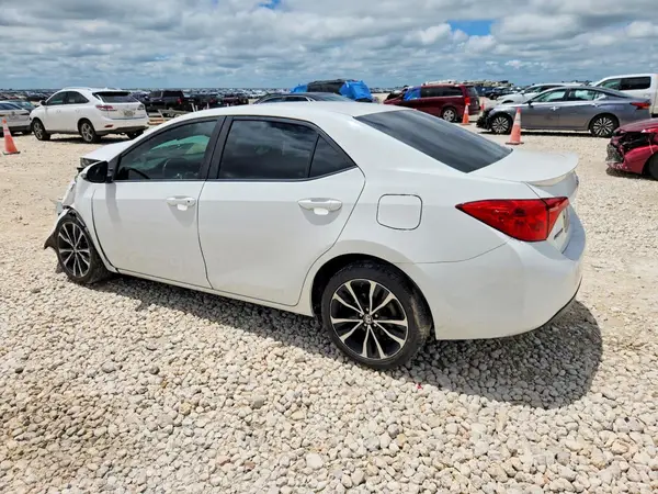 5YFBURHE6HP599599 2017 TOYOTA COROLLA - Image 2